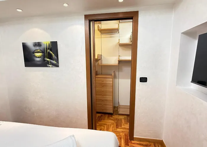 Luxury Av *